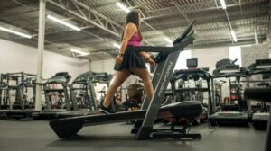 How To Lose Weight On A Treadmill In 2 Weeks: Top 5 Helpful Tips